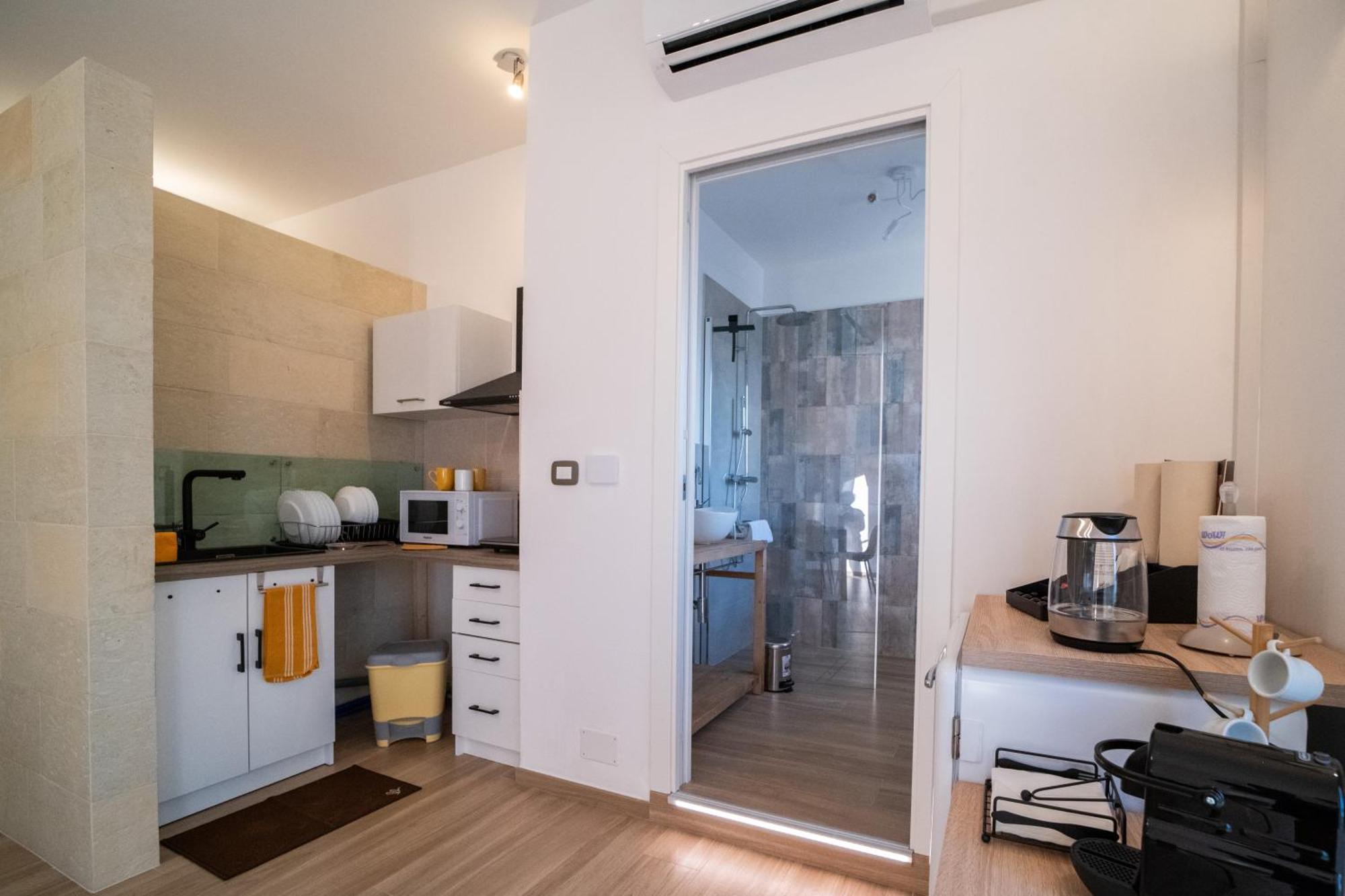 クトロフィアーノ Pietra Bianca Bed & Breakfast エクステリア 写真