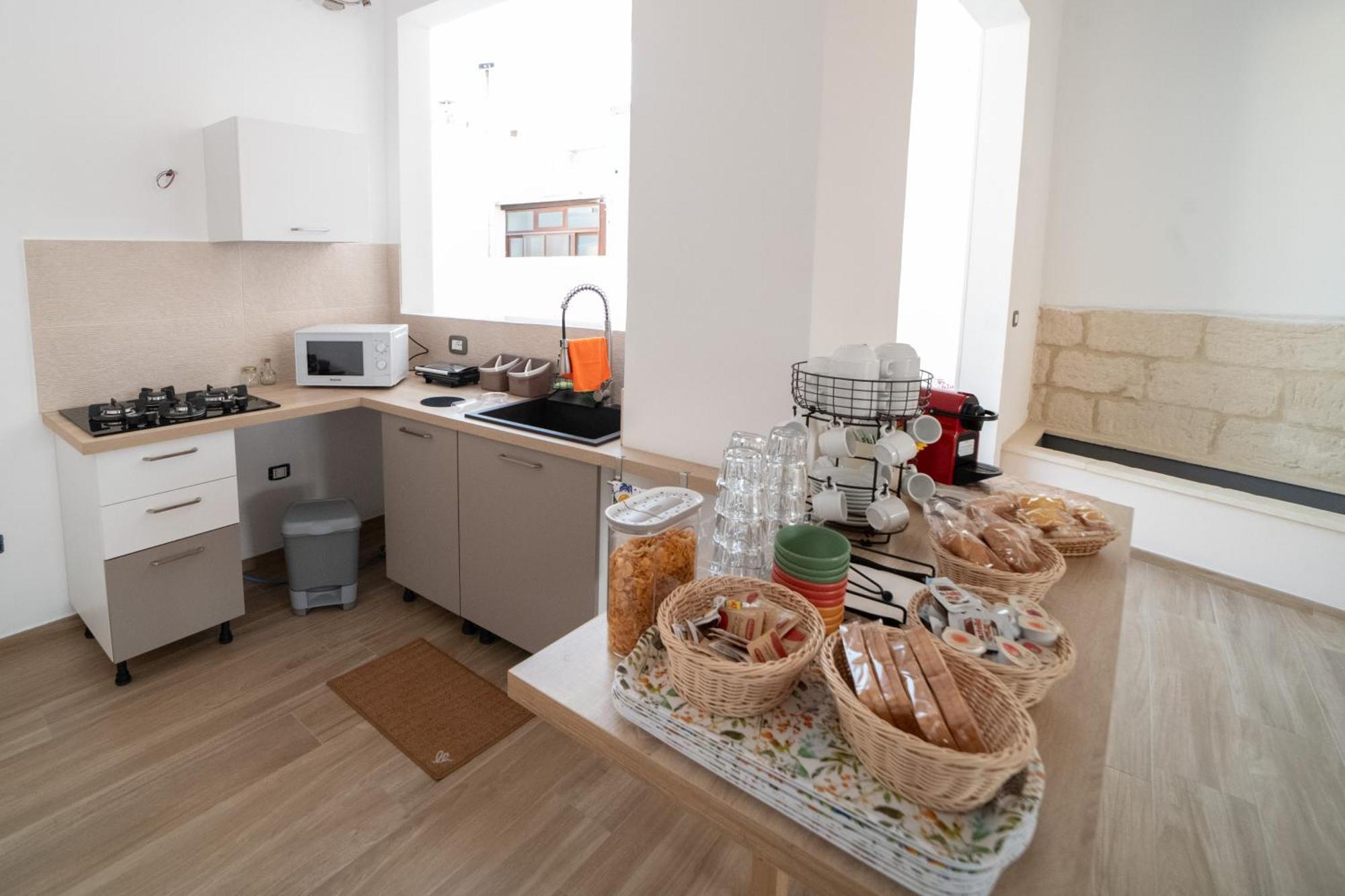 クトロフィアーノ Pietra Bianca Bed & Breakfast エクステリア 写真