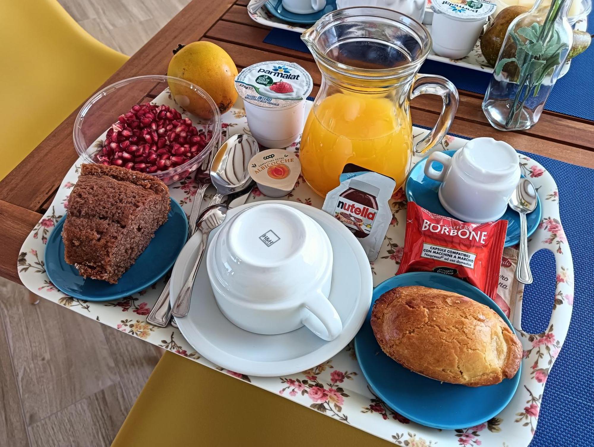 クトロフィアーノ Pietra Bianca Bed & Breakfast エクステリア 写真